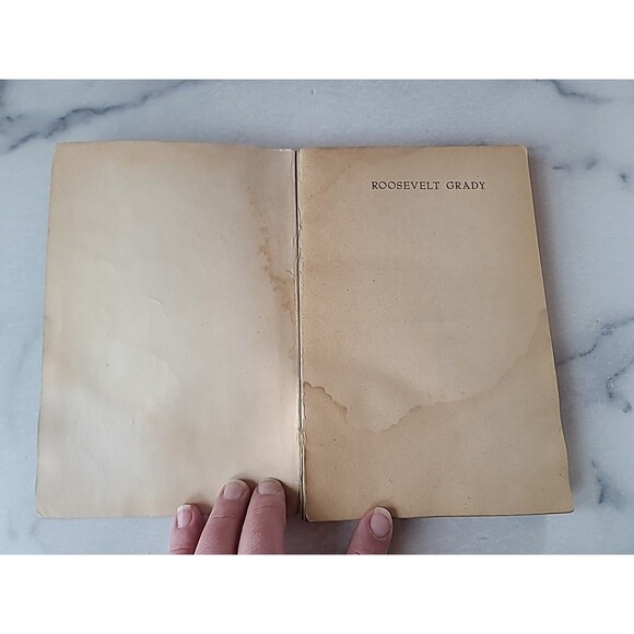 Roosevelt Grady By Louisa R. Shotwell Paperback - Picture 2 of 10